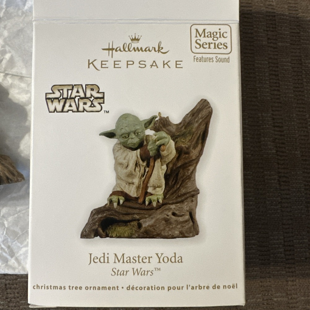 Hallmark Keepsake 2011 Star Wars JEDI MASTER YODA Ornament Magic Series ES1754